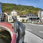 Am Moselstausee *