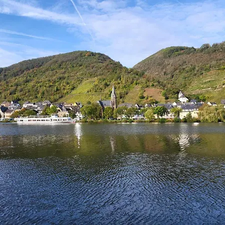 Am Moselstausee Tatil Evi Sankt Aldegund