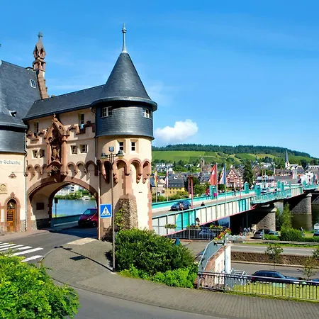 Am Moselstausee Sankt Aldegund