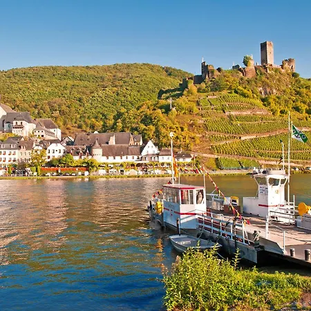 Am Moselstausee Sankt Aldegund